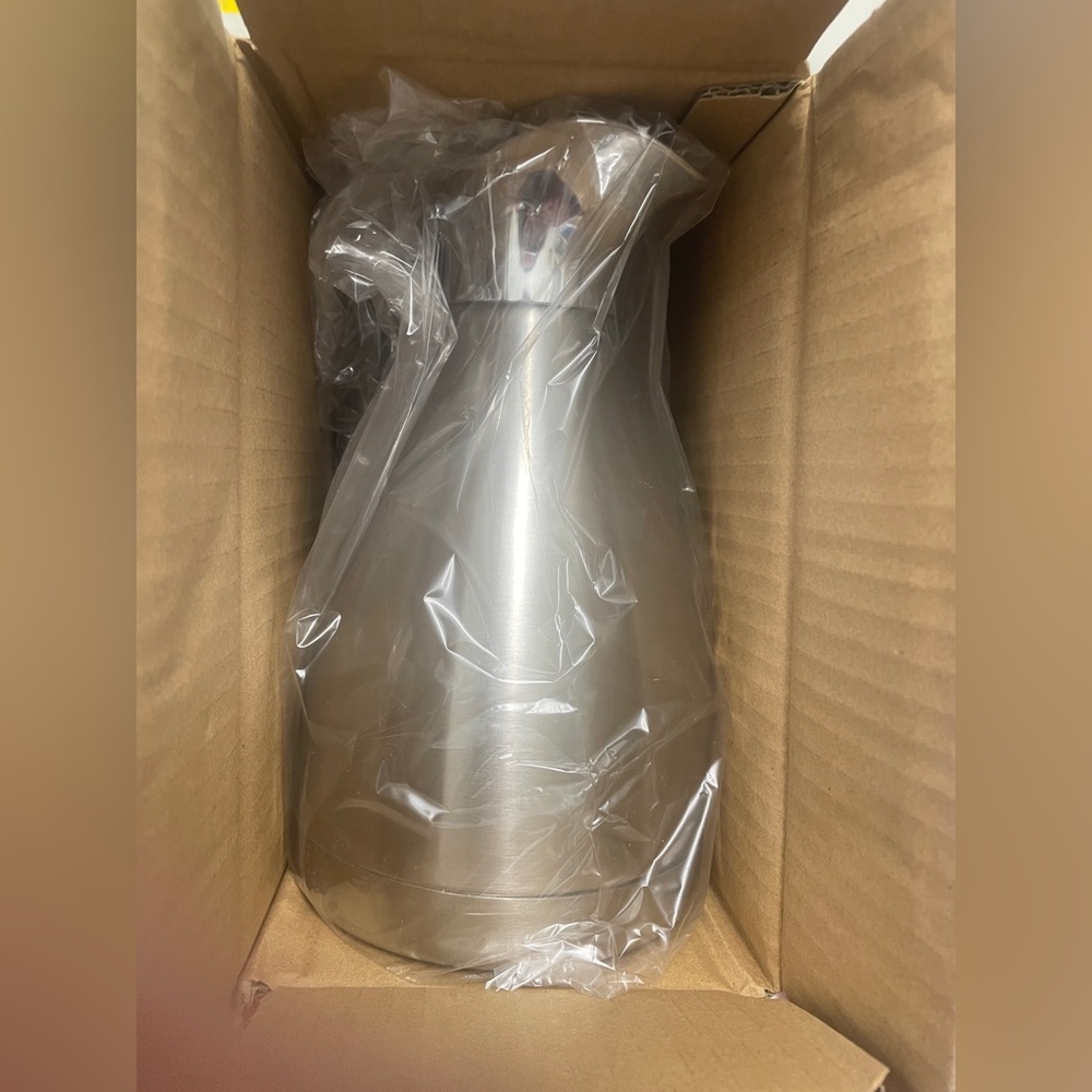 ☕️ 34oz. Stainless Steel Thermal Carafe ☕️ - Picture 9 of 10